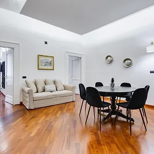 Apartment Bdc - Spanish Steps Gold 2bdr, Rome