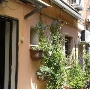 Apartment Independent With Garden Heart Of Trastevere John Cabot, Rome